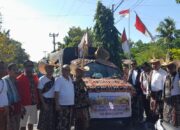 Pawai Bulan Budaya : Momentum Solidaritas dan Kepedulian Sosial Kaum Bapak Jemaat Pniel Sikumana