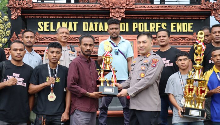 Tampil Sebagai Juara Umum, Sasana Tinju Kaki Lena Boxing Camp Apresiasi Dukungan Kapolres Ende