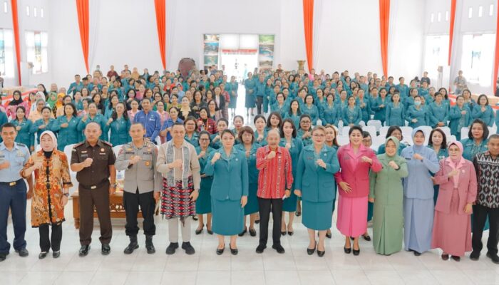 Pj Sekda Kota Kupang dan Ketua TP PKK Kota Kupang Hadiri Rakor TP PKK Provinsi NTT