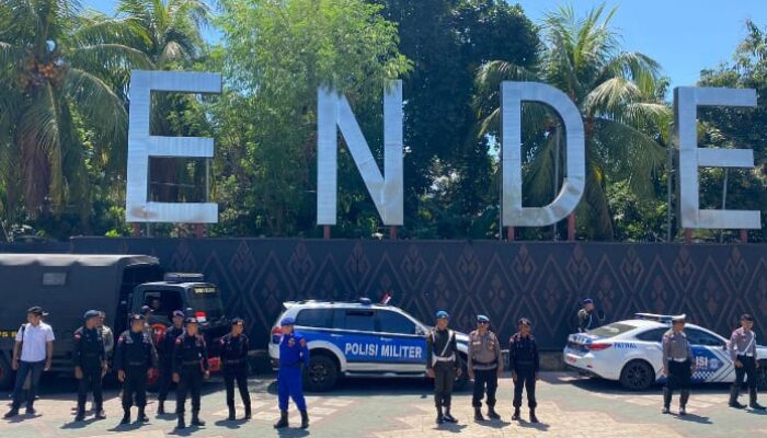 Jaga Kamtibmas, Polres Ende Bersama TNI dan Brimob Gelar Patroli Gabungan