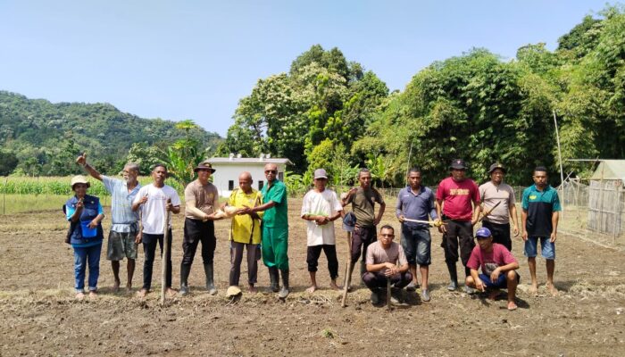 Dukung Program Ketahanan Pangan Nasional, Polres Ende Tanam Jagung di Wolowaru