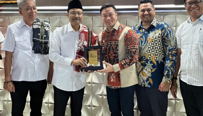 Sinergi Sosial, Walikota Kupang dan  Mensos Bahas Penebalan Bansos Berbasis DTSEN dan Sekolah Rakyat