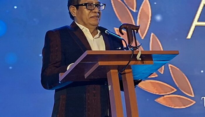 Ricuh DPRD dan Bupati Ende Saat Paripurna Interpelasi, Karel Lando : Saatnya Kedepankan Kerja Sama Demi Masa Depan