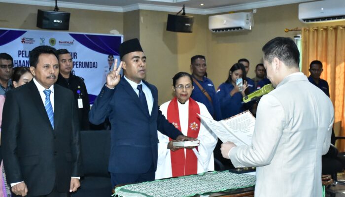 Lantik Direktur Perumda Pasar, Wali Kota Kupang Minta Tata Kelola Profesional dan Transparan