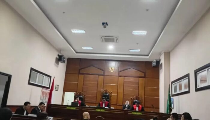 Ironis Aktivis dan Penggiat Media Sosial Bersama Peniup Peluit (Whistleblower) Dihukum Karena Mengungkap Kasus Dugaan Korupsi BUMD Di Lingkungan Pemda DKI Jakarta