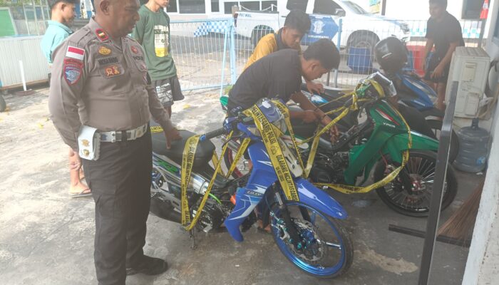 Resahkan Warga, Satlantas Polres Ende Amankan Sejumlah Motor dalam Patroli Blue Light