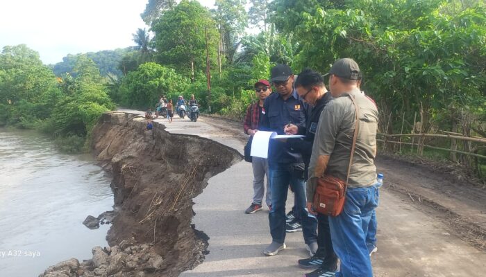 Bergerak Cepat Atasi Jalan Amblas di Lintas Utara Ende – Flores, Dinas PUPR Propinsi NTT Tinjau Lokasi