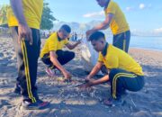 ​Sinergi dan Aksi Nyata : Polres Ende Bersihkan Pantai Kota Raja Jadi Lebih Asri