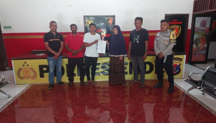 ​Selesaikan Kasus Penganiayaan melalui Restorative Justice, Bhabinkamtibmas Kotaraja Polres Ende Berhasil Damaikan Kerabat yang Bertikai