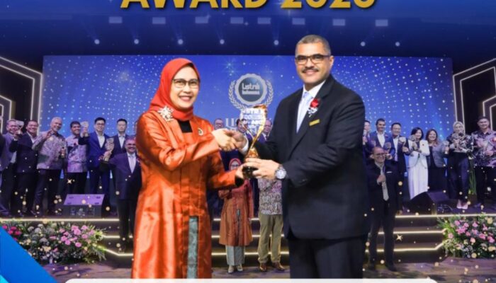 PLN Nusantara Power Services Dianugerahi Penghargaan Outstanding Achievement in Smart Power Management Services