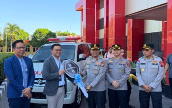 BRI Serahkan Bantuan TJSL 1 Unit Ambulance kepada Polda NTT untuk Dukung Layanan Kesehatan Masyarakat
