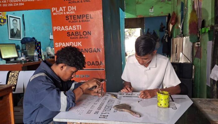 Dari Bengkel Kreatif ke Bisnis Advertising, Henos Kembangkan Usaha Berkat KUR BRI