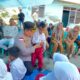 Kapolres Ende Salurkan Bantuan Sosial dari Polres TTU untuk Warga Terdampak Gempa di Tetandara