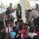 Polwan Polres Ende Salurkan Bantuan Polwan RI dan Gelar Trauma Healing Usai Gempa Flores
