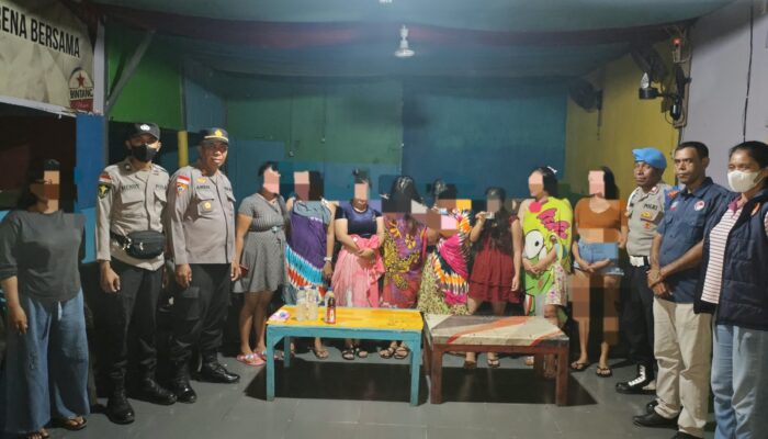 Cegah Peredaran Narkoba, 20 Personel Gabungan Polres Ende Gelar Operasi di Kampung Artis