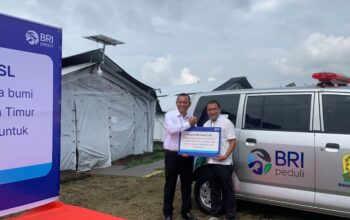 BRI Serahkan Ambulans untuk Dukung Peningkatan Layanan Kesehatan di Ruteng